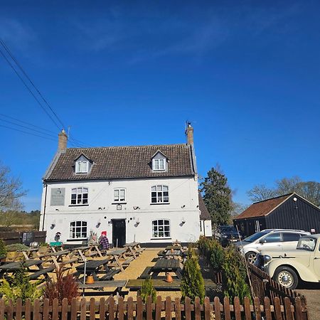 The Swan Inn Hilborough Экстерьер фото
