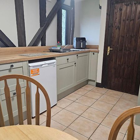 The Swan Inn Hilborough Экстерьер фото