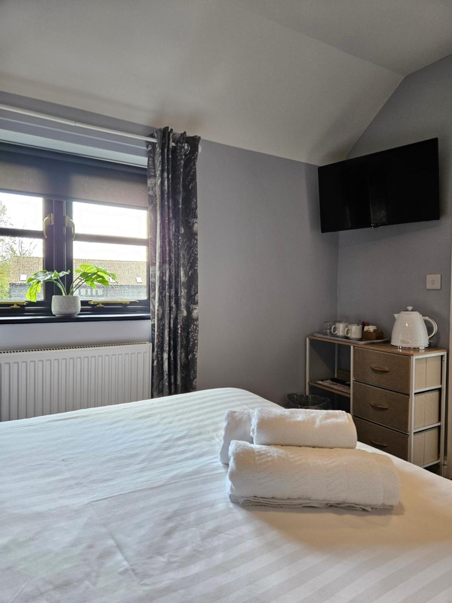 The Swan Inn Hilborough Экстерьер фото