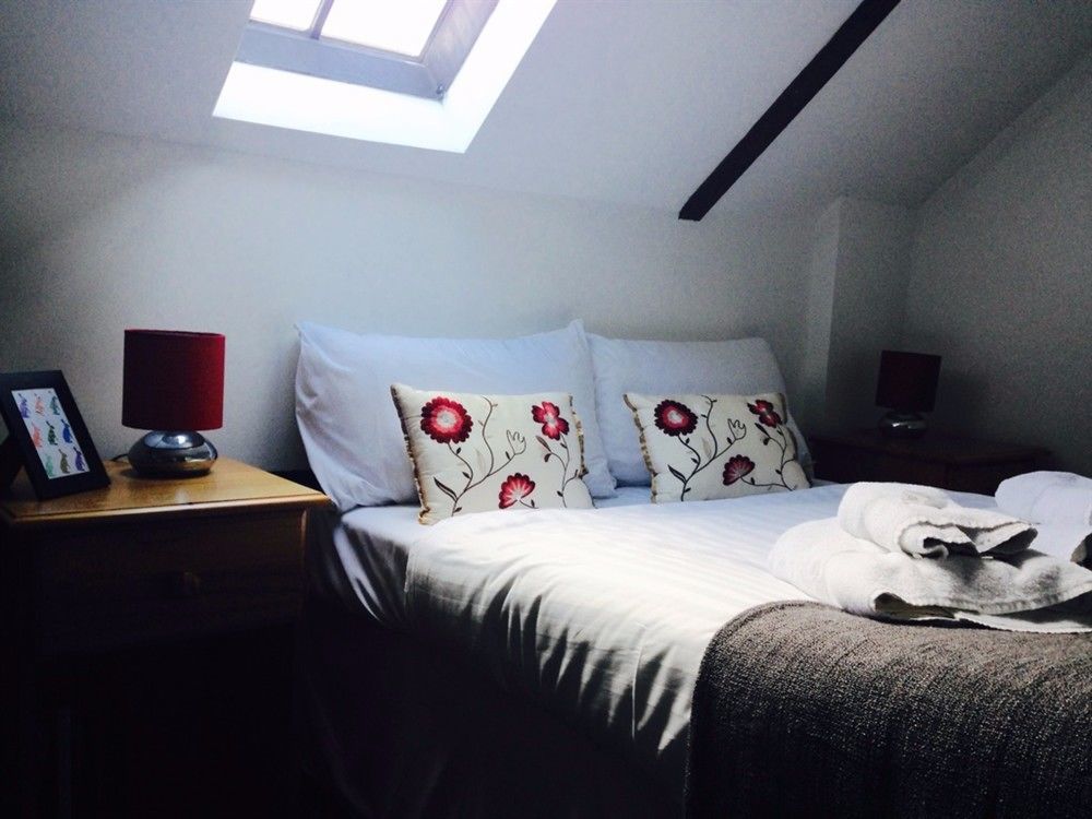 The Swan Inn Hilborough Экстерьер фото